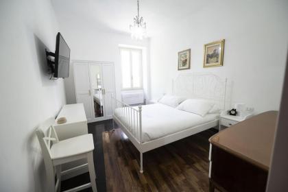 Testaccio Luminous and Large Apartment - image 20