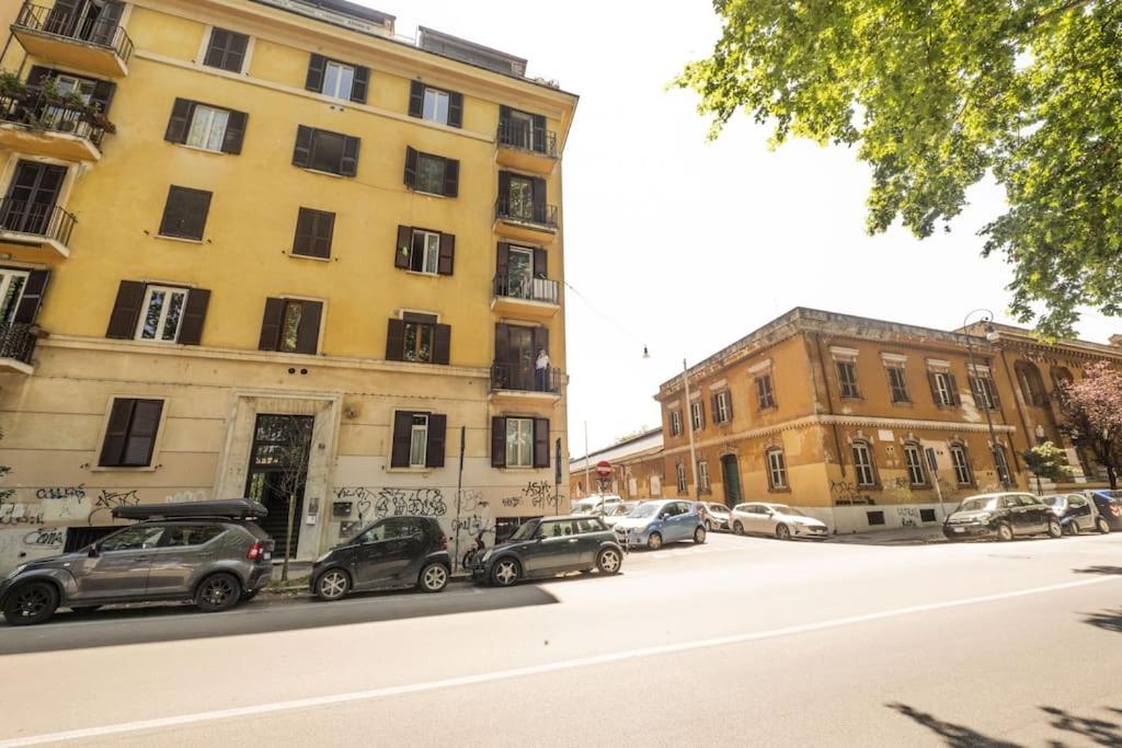 Testaccio Luminous and Large Apartment - image 3