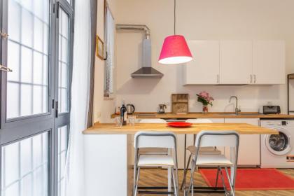 Cozy Loft in Trendy Trastevere Neighborhood - image 5