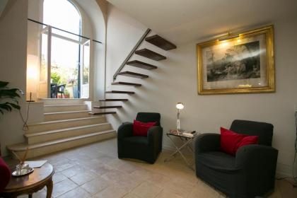 Your Prestigious Penthouse at the Spanish Steps - image 10