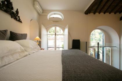 Your Prestigious Penthouse at the Spanish Steps - image 20