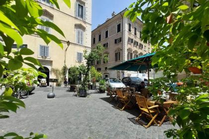 Charming Suites Navona - image 11