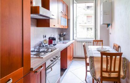 Awesome Apartment In Roma With Wifi And 2 Bedrooms - image 5