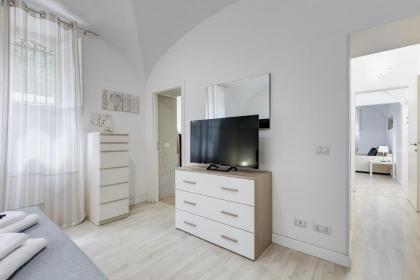 NEW! BRESCIA CENTRAL Apartment - image 12