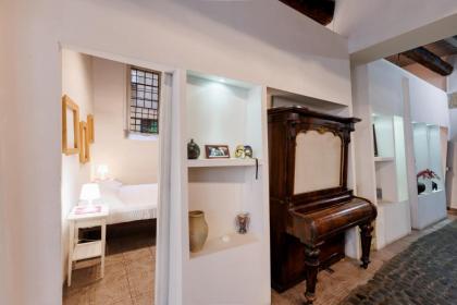 Navona Glamour Apartment - image 11