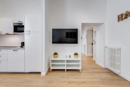 Colonna Luxury Apartment - image 19