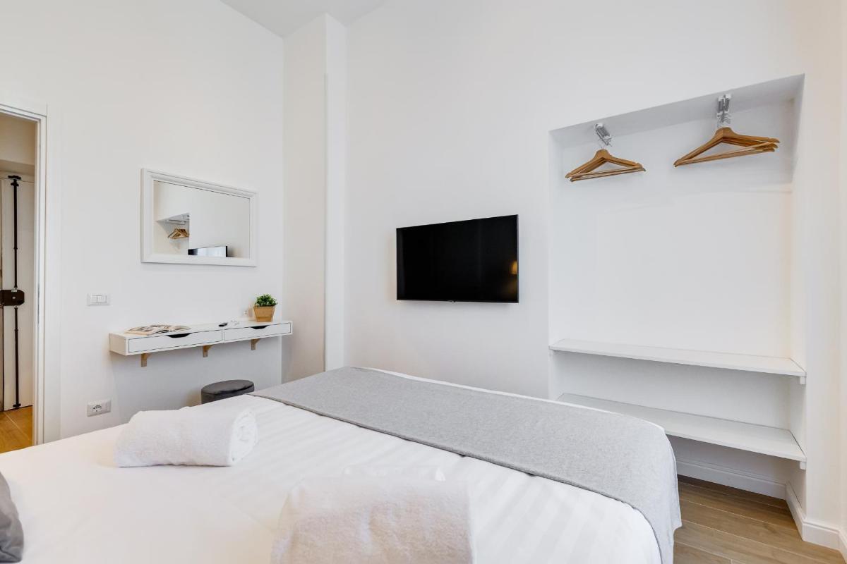 Colonna Luxury Apartment - image 5