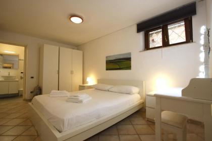 Appia Antica 2BR with swimming pool - image 19