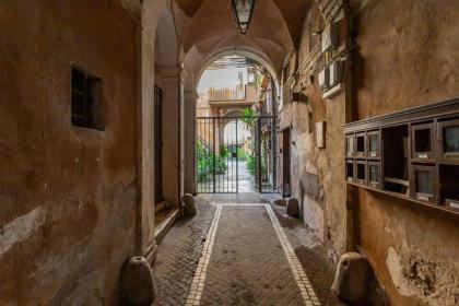 Al cortile del Moro - image 15