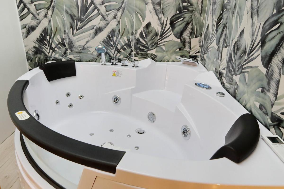 Flatinrome Trastevere 2 - Jacuzzi in Trastevere - image 3