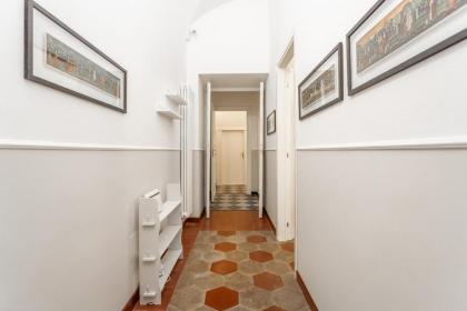 3-BDR Apartment Prati Urban Charm - image 15