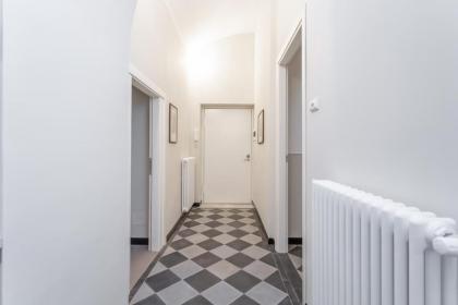 3-BDR Apartment Prati Urban Charm - image 19