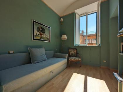 Spanish Steps Enchanting Apartment - image 7