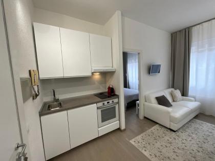 Bilocale San Giovanni design apartament - image 7