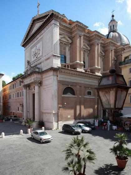 Guesthouse Coronari Courtyard - image 2