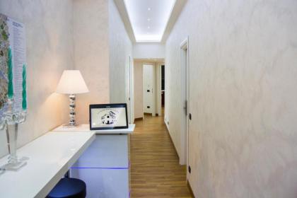 Luxury Rome Savini Guest House - image 4