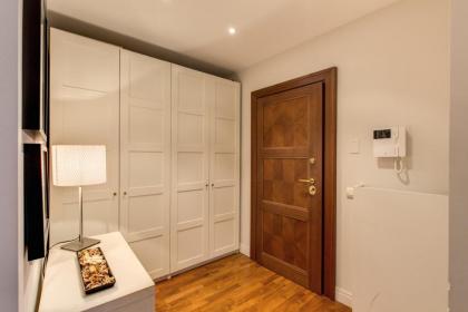 Trevi Chic Apartment - image 17