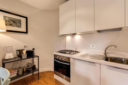 Trevi Chic Apartment - image 19