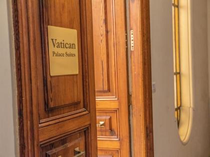 Vatican Palace Suites by Premium Suites Collection - image 16