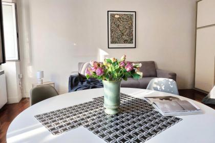 Cozy Navona Flat - image 17