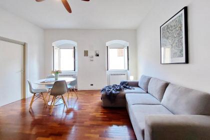 Cozy Navona Flat - image 4