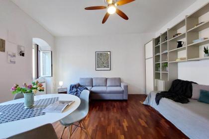 Cozy Navona Flat - image 9