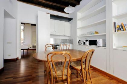 Beautiful Apartment in Campo de Fiori - image 9