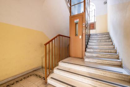 HT SUNNY1 bedroom Apartment by the Vatican - image 6