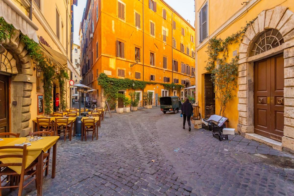 Central Charm near Piazza Navona - Cozy Loft for 2 - image 3