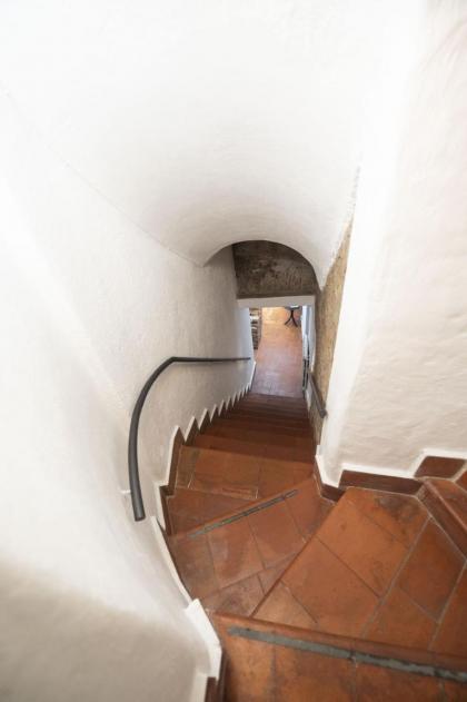 Campo de Fiori Grotto Apartment - image 17