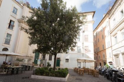 Campo de Fiori Grotto Apartment - image 20