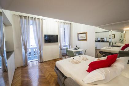 Spanish Steps Romantic Nest - image 10