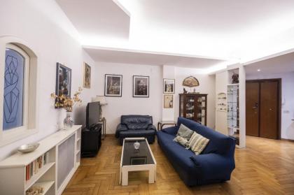 Trastevere 2 BR Cozy Apartment Rome 