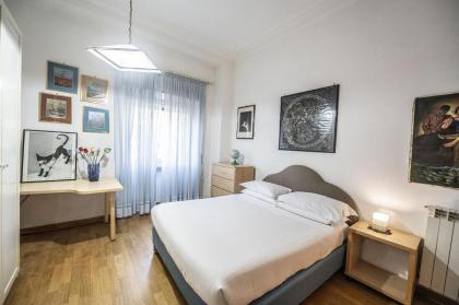 Trastevere 2 BR Cozy Apartment - image 12