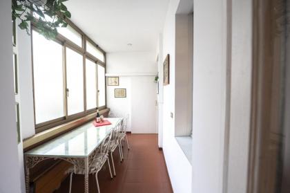 Trastevere 2 BR Cozy Apartment - image 14