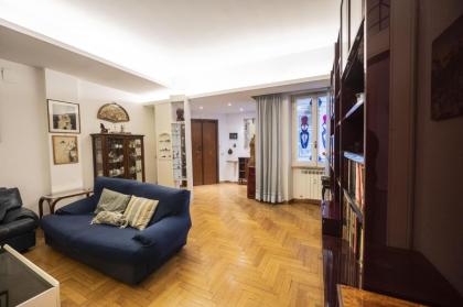 Trastevere 2 BR Cozy Apartment - image 3