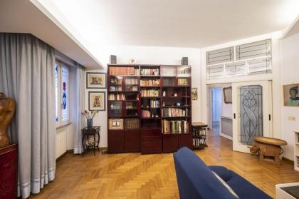 Trastevere 2 BR Cozy Apartment - image 4