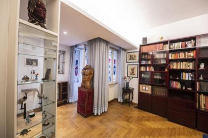 Trastevere 2 BR Cozy Apartment - image 5