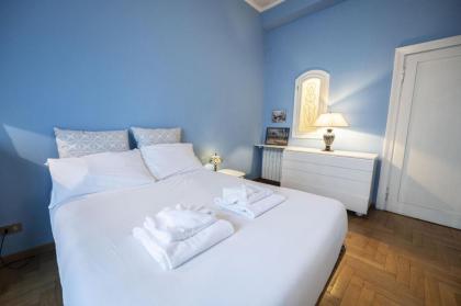 Trastevere 2 BR Cozy Apartment - image 6