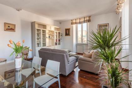 Stunning Center Rome Apartment - image 17