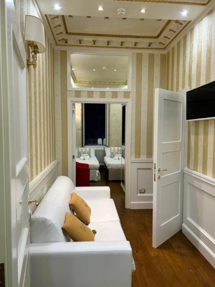 Piazza Venezia Luxury Suite - image 19