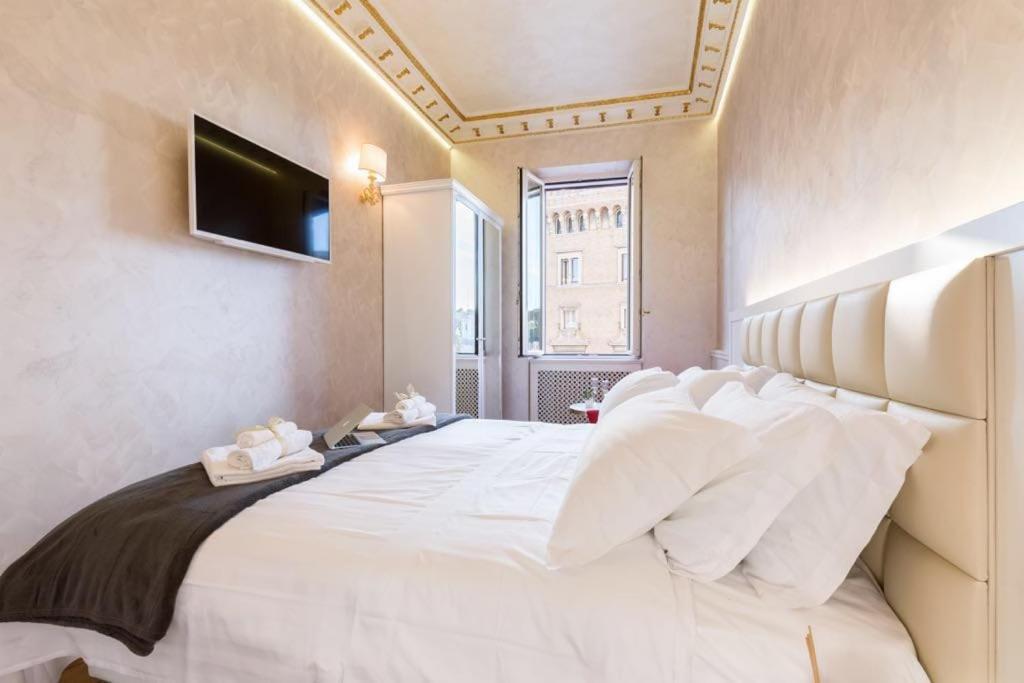 Piazza Venezia Luxury Suite - image 5