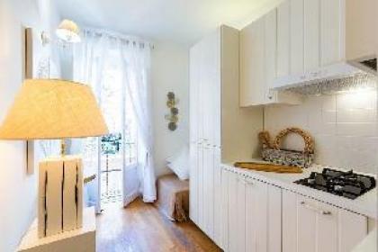 Pantheon Luxury Gold Apartment - image 18