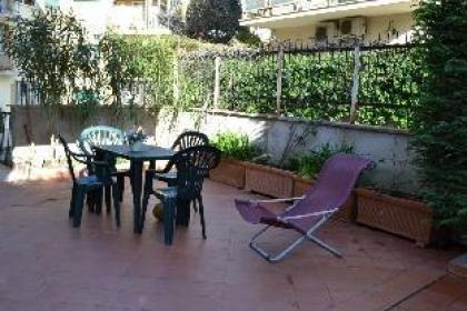 Garden of Rome Guesthouse - image 10