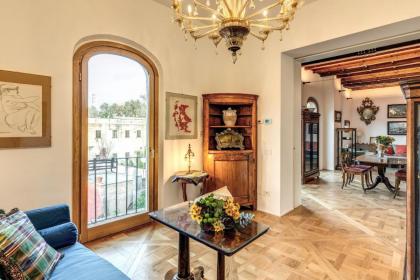 Trastevere Outstanding 4 BR Terraced Apartment - image 10