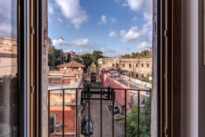 Trastevere Outstanding 4 BR Terraced Apartment - image 17