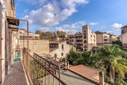 Trastevere Outstanding 4 BR Terraced Apartment - image 18