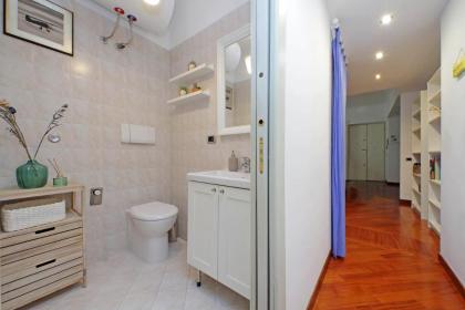 San Giovanni Cozy Apartment - image 17